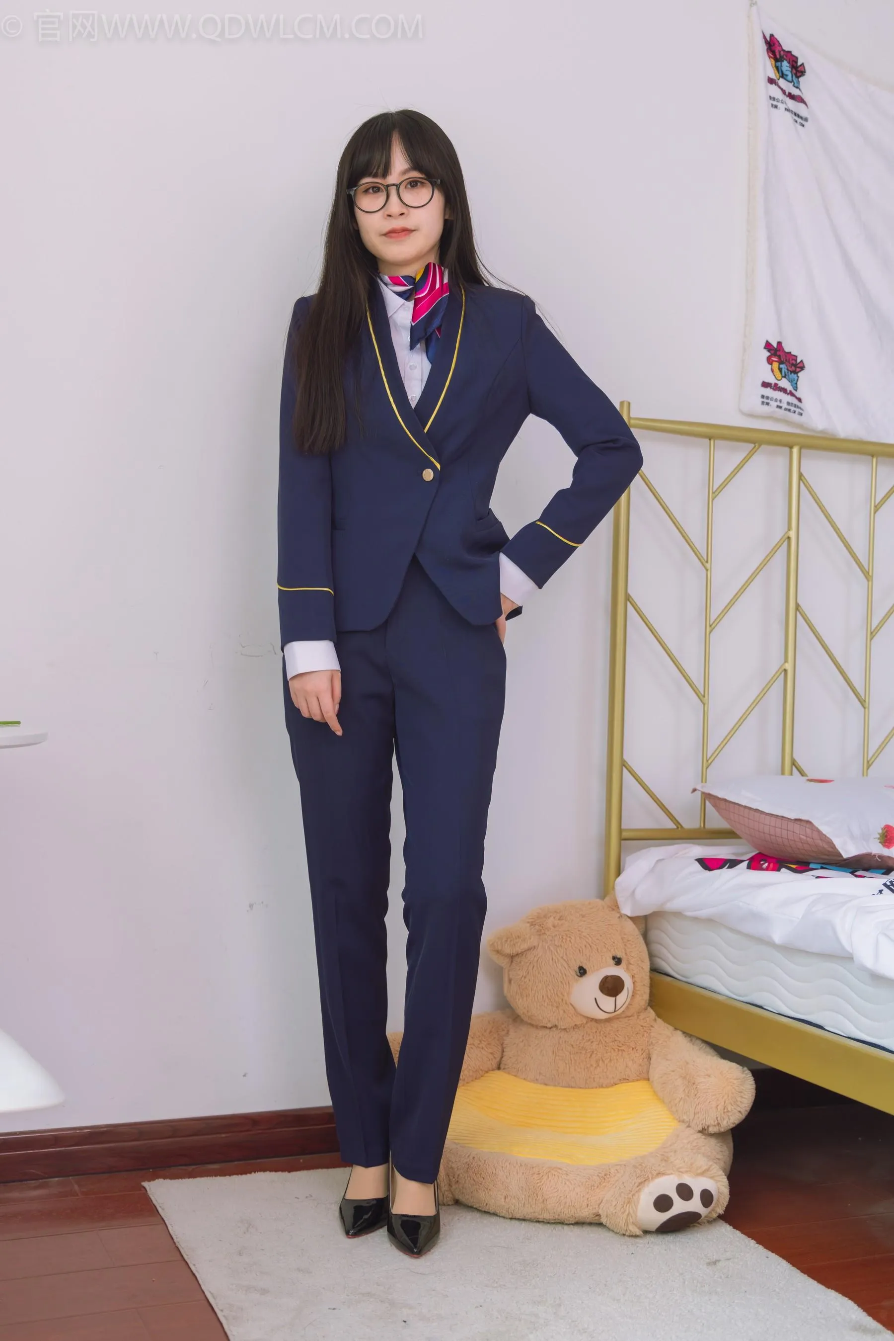 物恋传媒 NO.1500 兮兮-银行小秘书 [151P]插图7